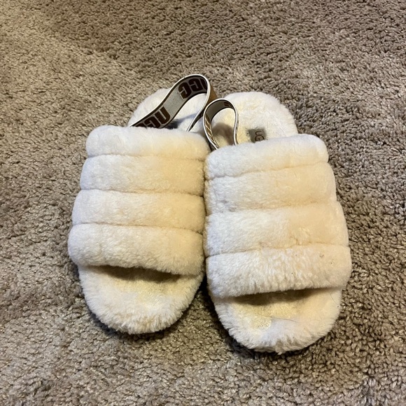 Ugg Slippers - Picture 1 of 3